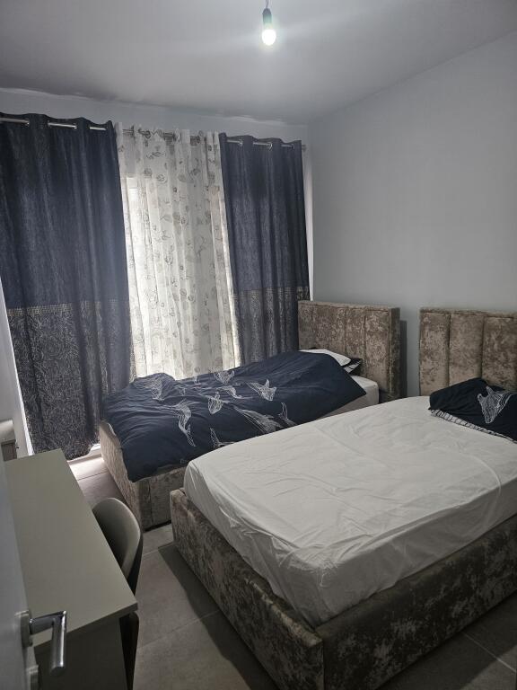 Jepet me qera 2+1+ post parkimi Univers City