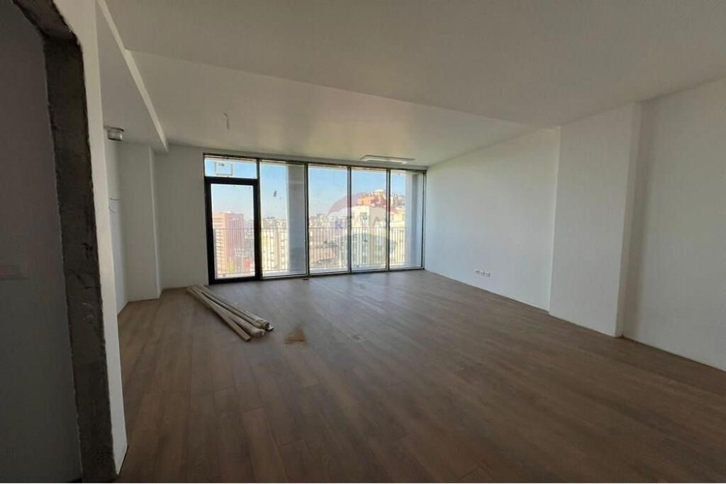 AMBIENT ZYRE PER QIRA TE LAKE VIEW!