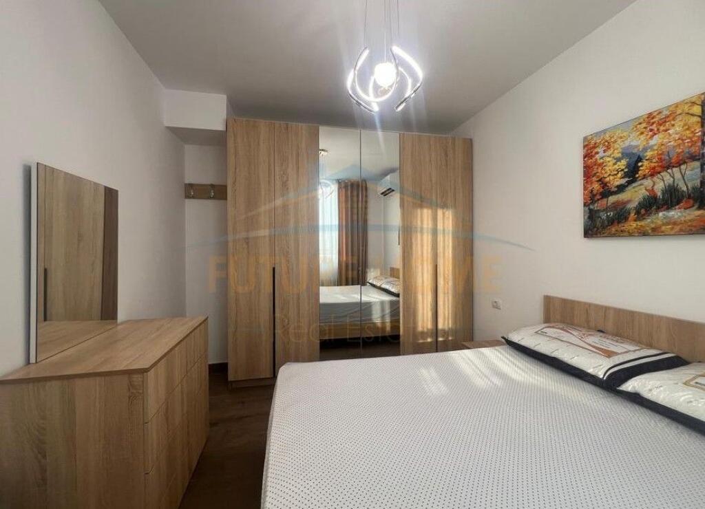 For rent, Studio apartment, Wilson Square, Tirana