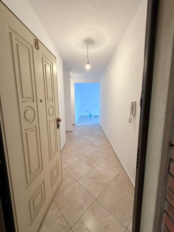 🏢 Appartamento/ufficio in affitto vicino al centro di Tirana