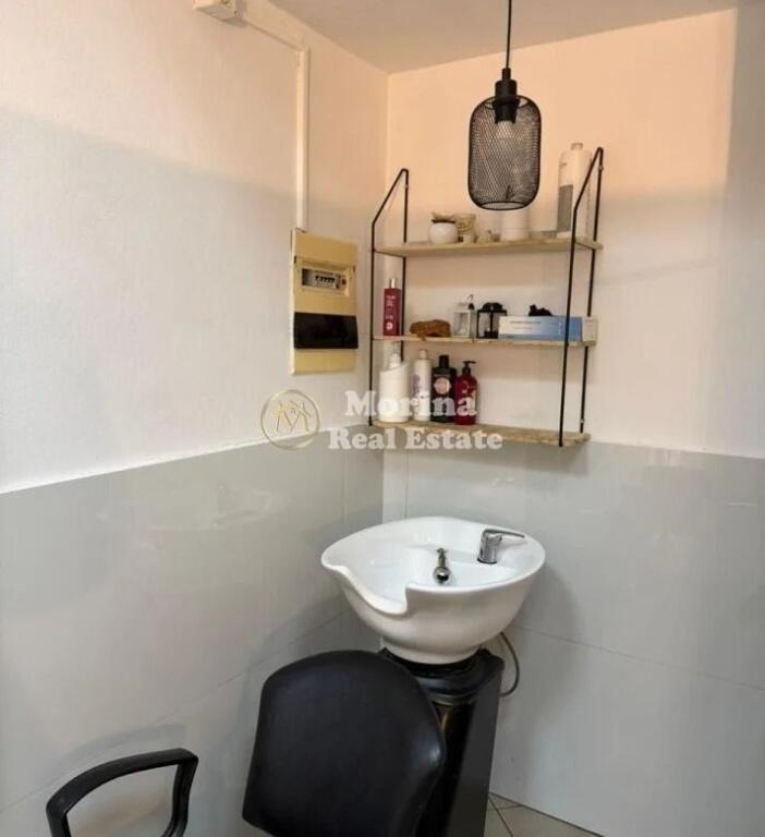 Rent | Business Premises | Kavaja Street | 300 €/month