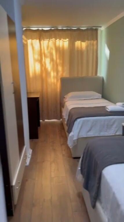 Jepet me qera 2+1 rruga elbasanit dubleks 599 eu