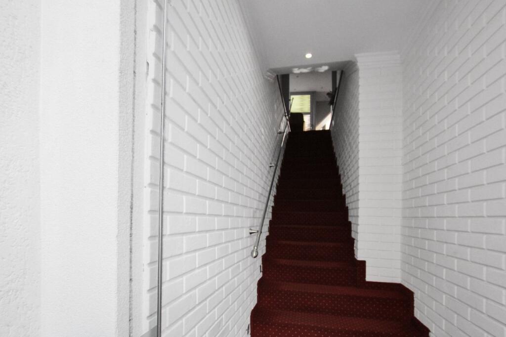 Shitet hotel ne Qender te Tiranes