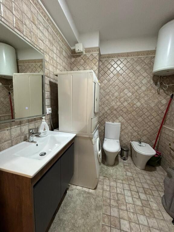 Apartament me qera - Rruga e Elbasanit
