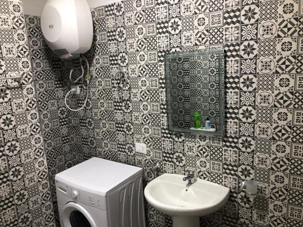 Jepet Apartament Me Qera , Ne Vlore