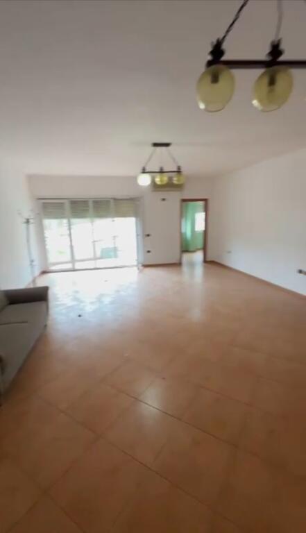 Shitet  apartament  3+1+2  +1 post parkim  Kodra e diellit  