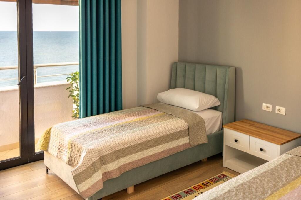 Appartamento 2+1+2 in affitto   Vista mare completa a Currila