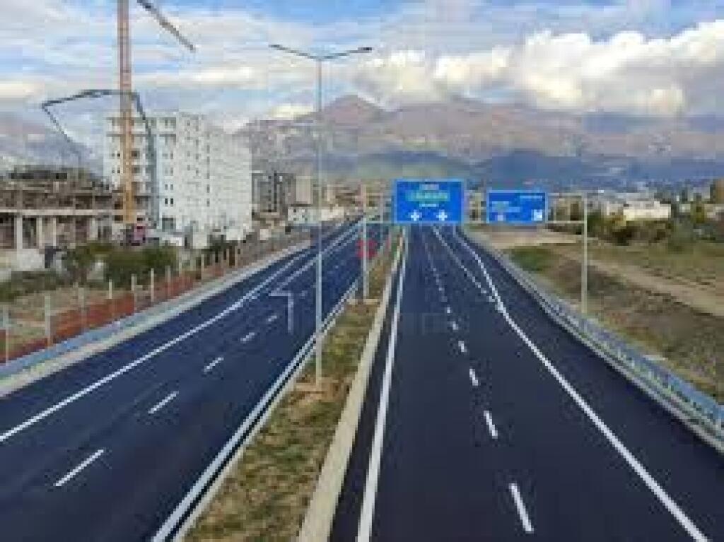 Shitet, Apartament 2+1+2, Paskuqan, Tiranë.