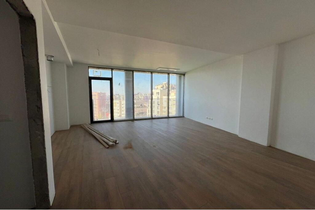 OFFICE SPACE FOR RENT AT LAKE VIEW!