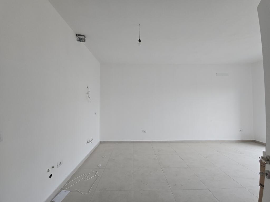 Apartament 2+1 ne shitje tek Rruga Barrikadave