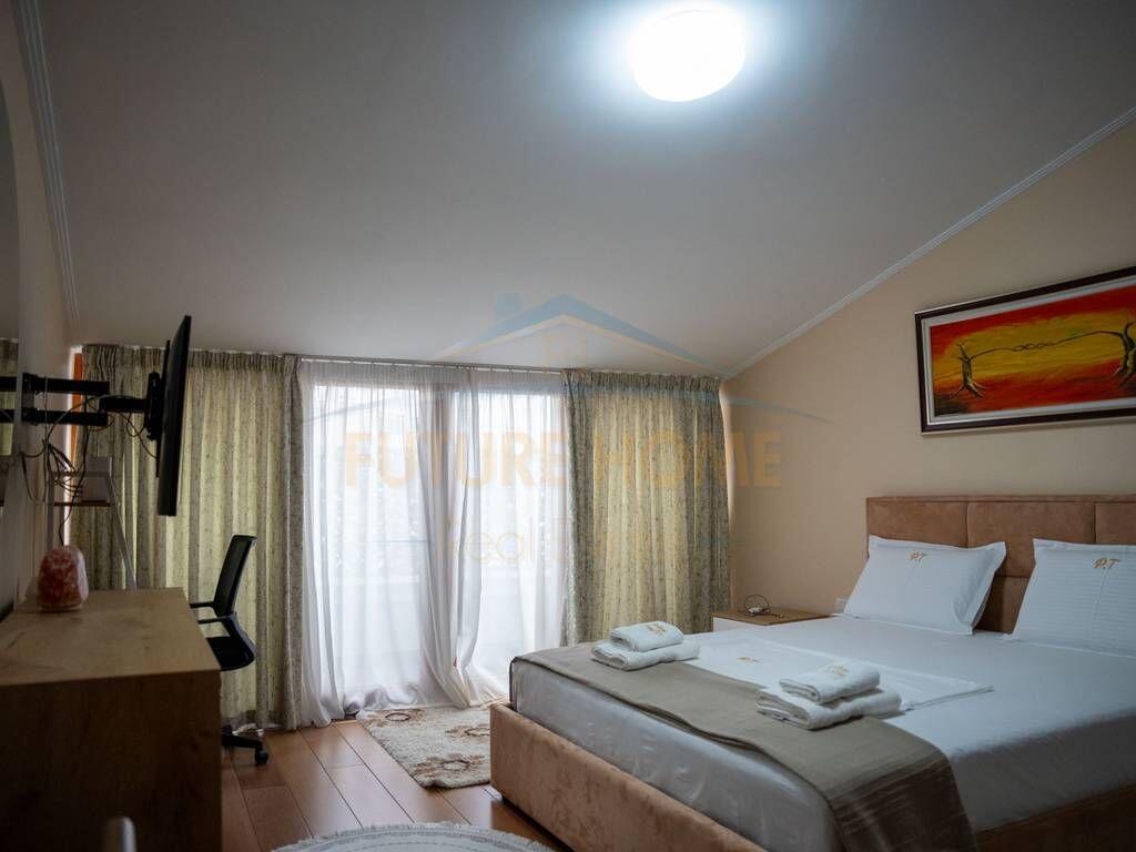 Shitet, Penthouse, Kodra e Diellit,Tiranë!!