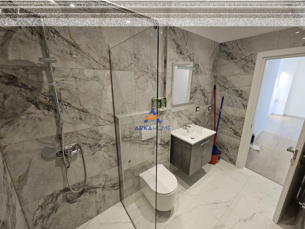 JEPET APARTAMENT ME QERA 2+1 "ZOGU I ZI" 900 EURO