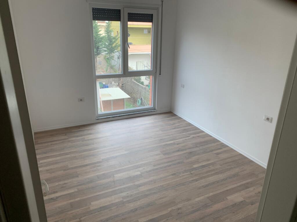 shitet apartamenti 2+1 paskuqan