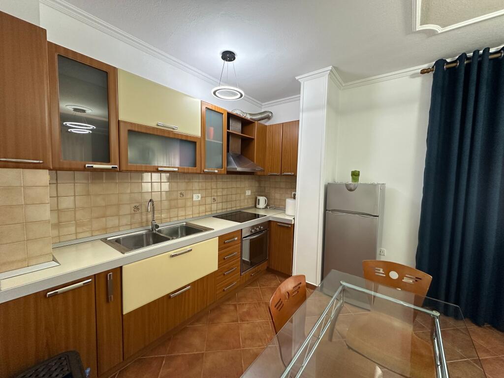 Myslym Shyri, Appartamento 1+1 in Affitto