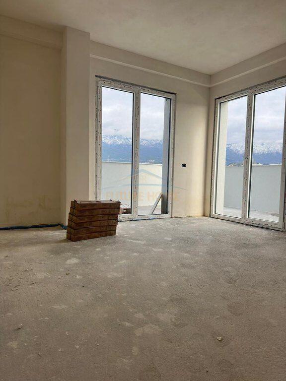 Shitet, Apartament 2+1, Ali Demi, Tiranë.