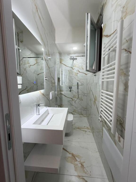 Appartamento 1+1+1 Balcone In Affitto