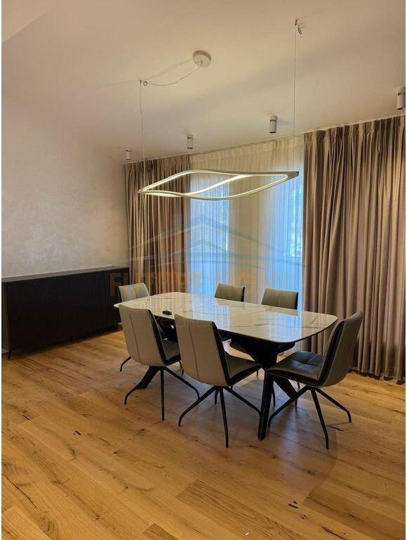 Shitet, Penthouse 3+1+3+2 Poste Parkimi, Liqeni i Thate, Tirane.