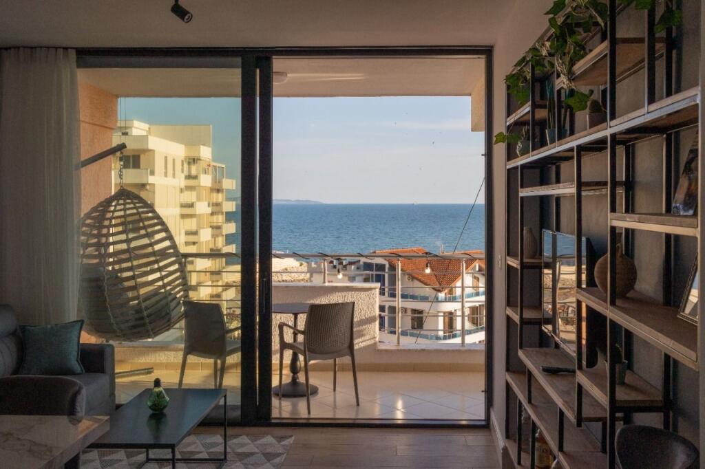 Appartamento 2+1+2 in affitto   Vista mare completa a Currila