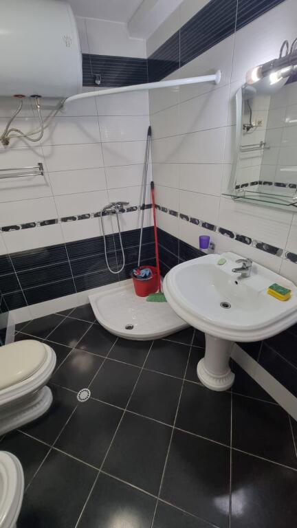 Jepet Apartments me qera