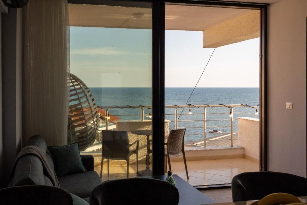 Appartamento 2+1+2 in affitto   Vista mare completa a Currila