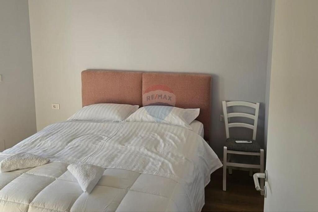 Apartament - Për Qira - Rruga Karl Gega, Tiranë