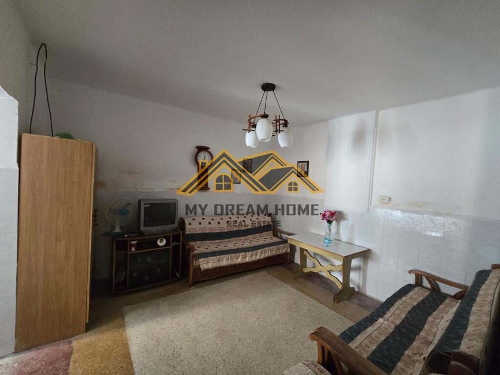 SHITET SHTEPI PRIVATE TEK GJYKATA ,DURRES !