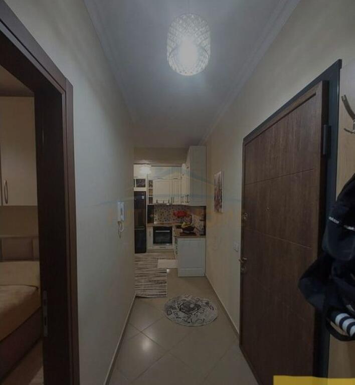In vendita, Appartamento 1+1+2 Balconi, Nuova Maternità, Tirana.