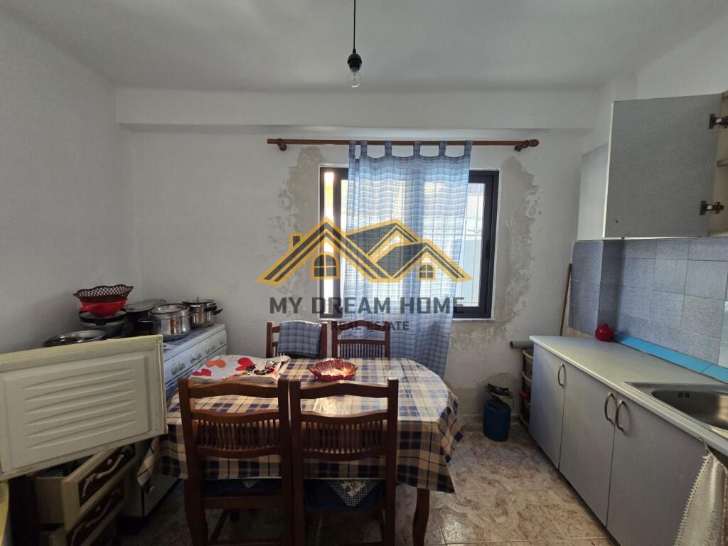 SHITET SHTEPI PRIVATE TEK GJYKATA ,DURRES !