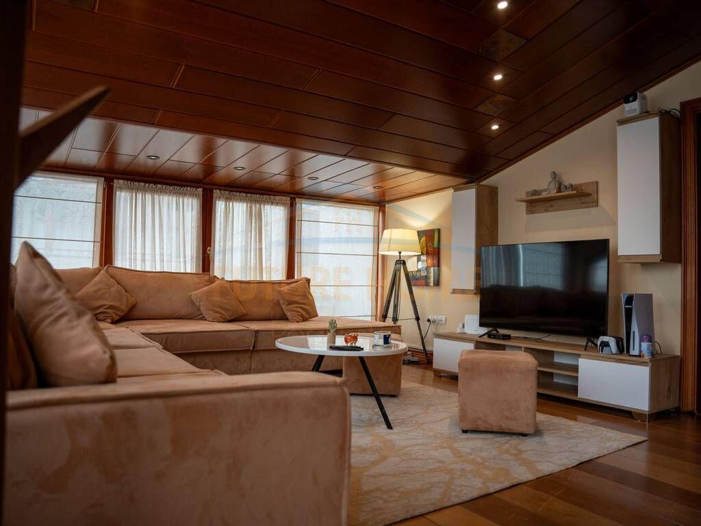 Shitet, Penthouse, Kodra e Diellit,Tiranë!!