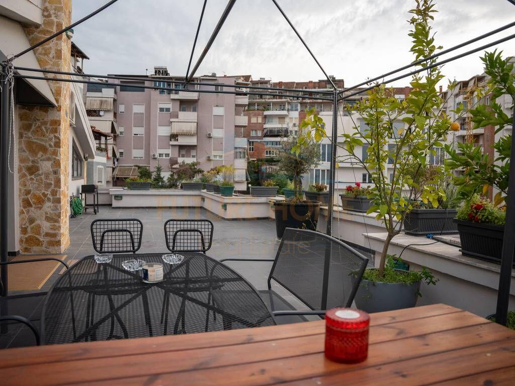 Shitet, Penthouse, Kodra e Diellit,Tiranë!!