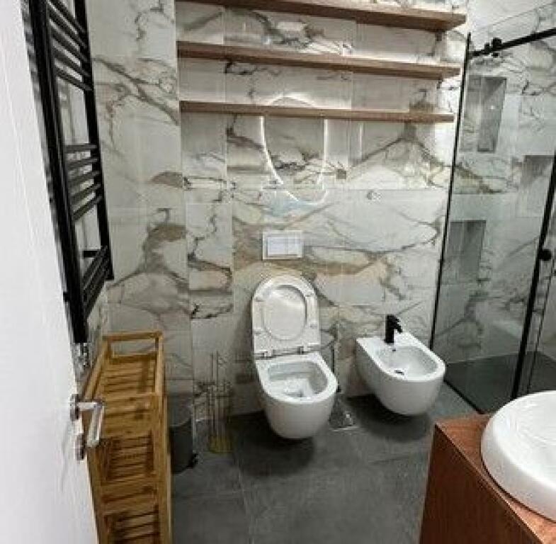 Affitto, Appartamento 2+1+Posto auto, Lago Secco, Tirana.