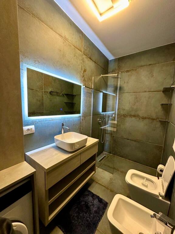 📣 SUPER RENT Luxury Apartment 3+1 With 2 Bathrooms And Parking Spot 📍Garden Building 🛣️ "Kavaja" Street ✨