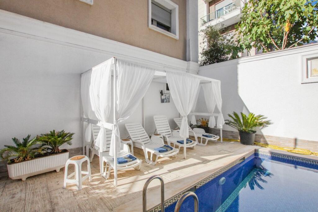 Shitet hotel ne Qender te Tiranes