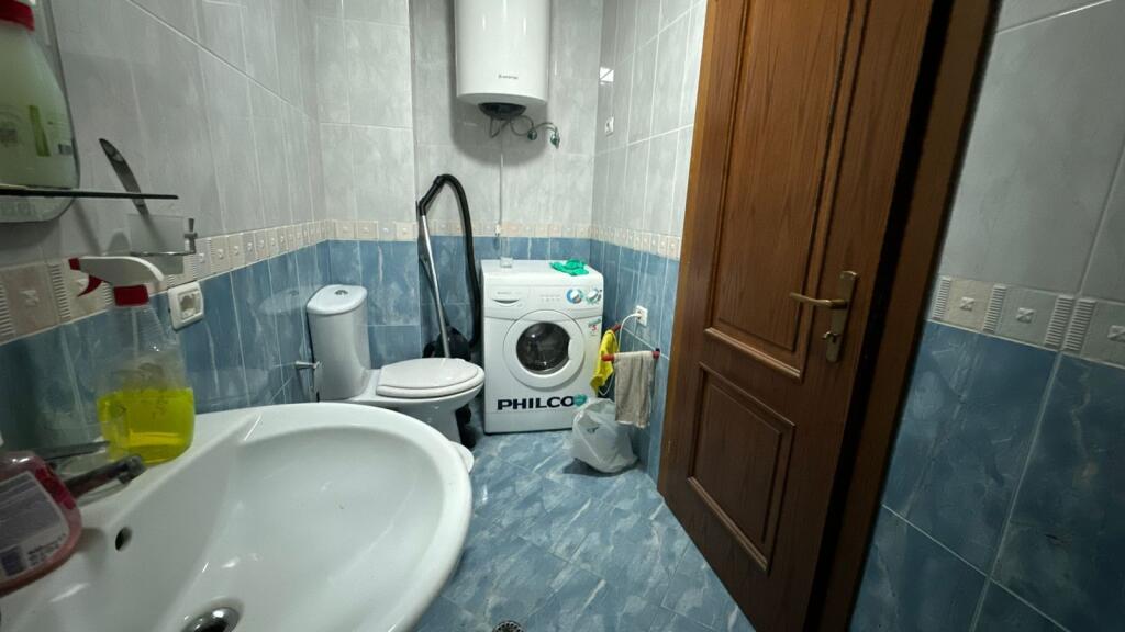 Apartament 2+1 per qira Liqeni Thate