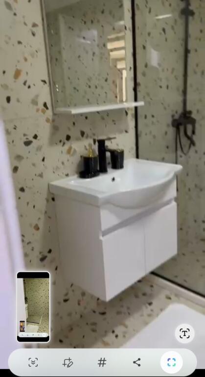 Jepet me qera 2+1 rruga elbasanit dubleks 599 eu