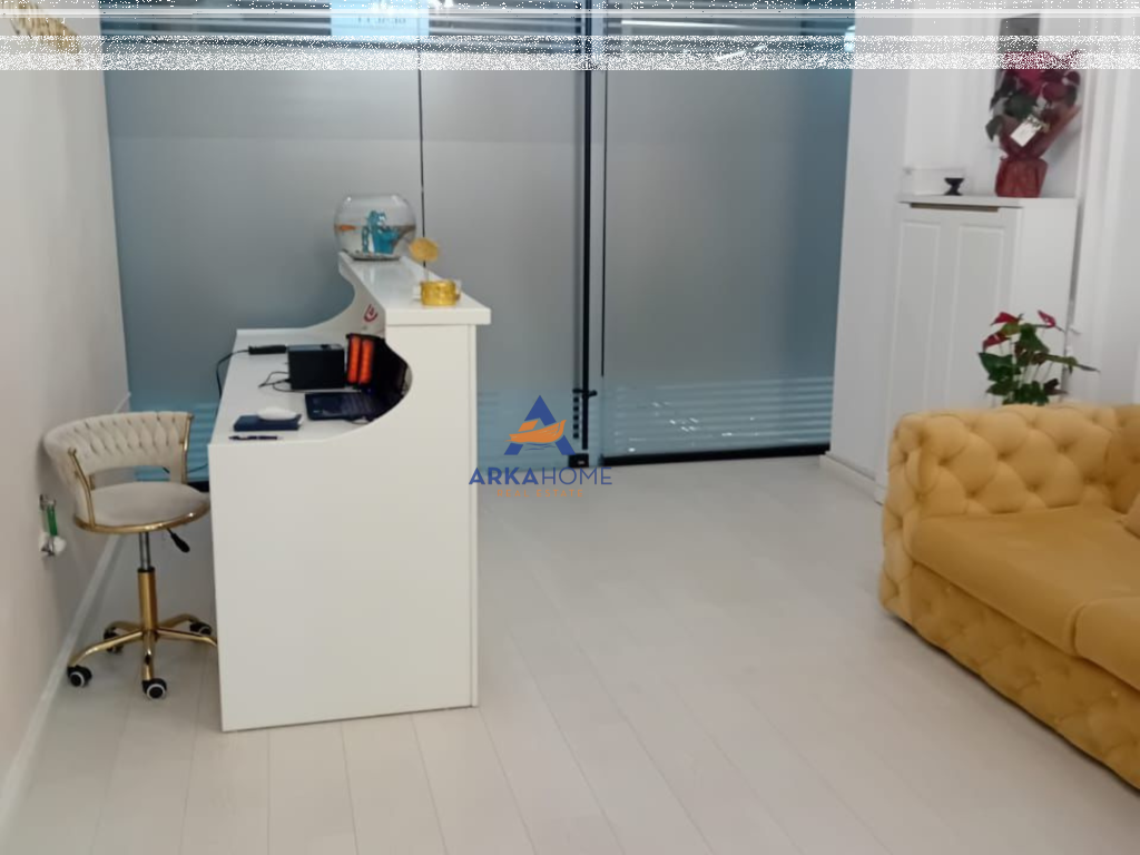 LOCALE IN AFFITTO 80M2 "RRUGA E KAVAJES" 1100 EURO