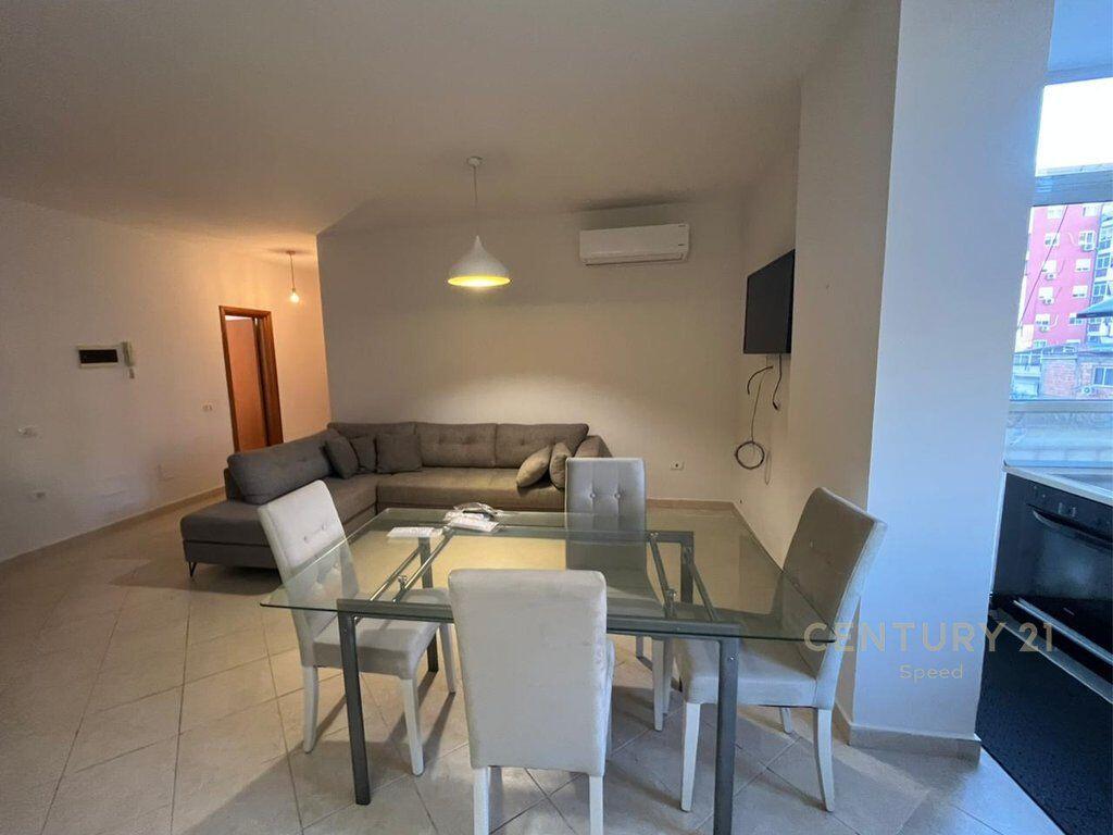 Appartamento 2+1+2 in Affitto vicino al Lago di Tirana!! 900 € /Mese