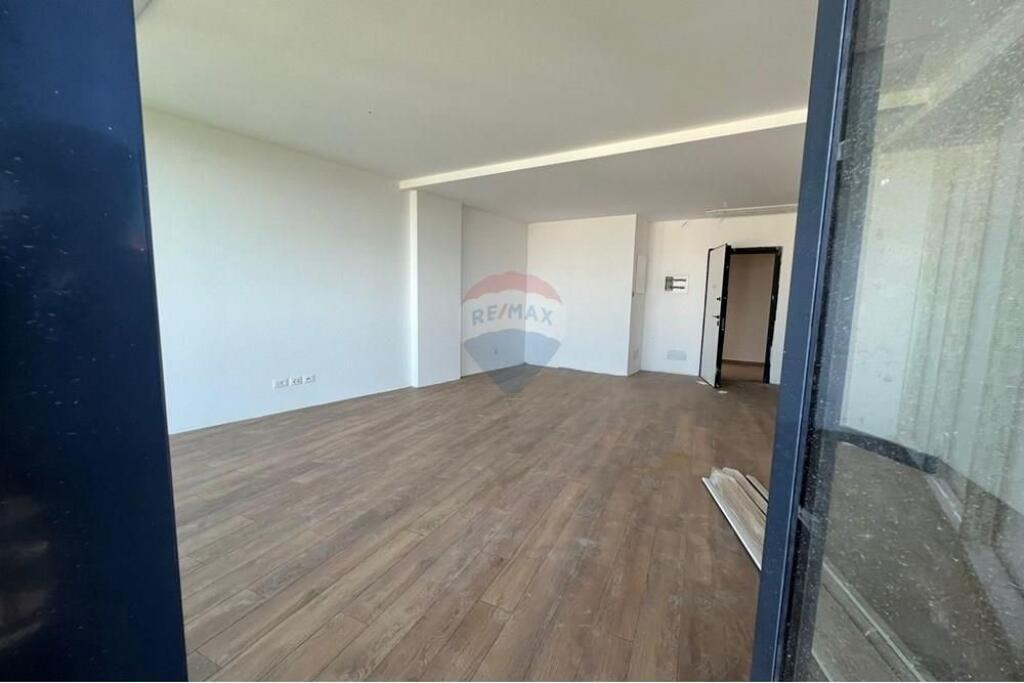 AMBIENT ZYRE PER QIRA TE LAKE VIEW!