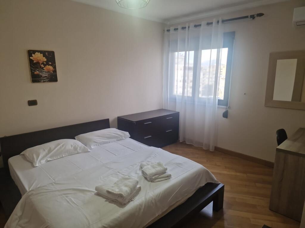 Shitet apartament eskluzive 2+1 ne Qender te Tiranes