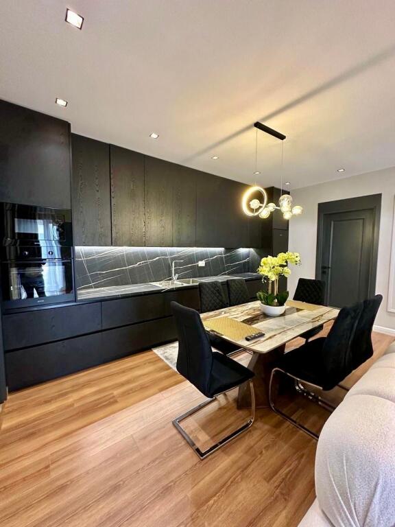 📣 SUPER RENT Luxury Apartment 3+1 With 2 Bathrooms And Parking Spot 📍Garden Building 🛣️ "Kavaja" Street ✨