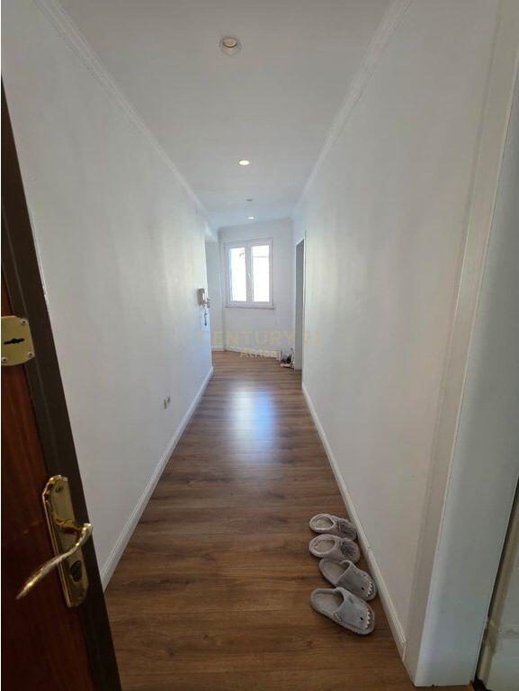 Vile 2-kateshe per shitje prane Tv Klan