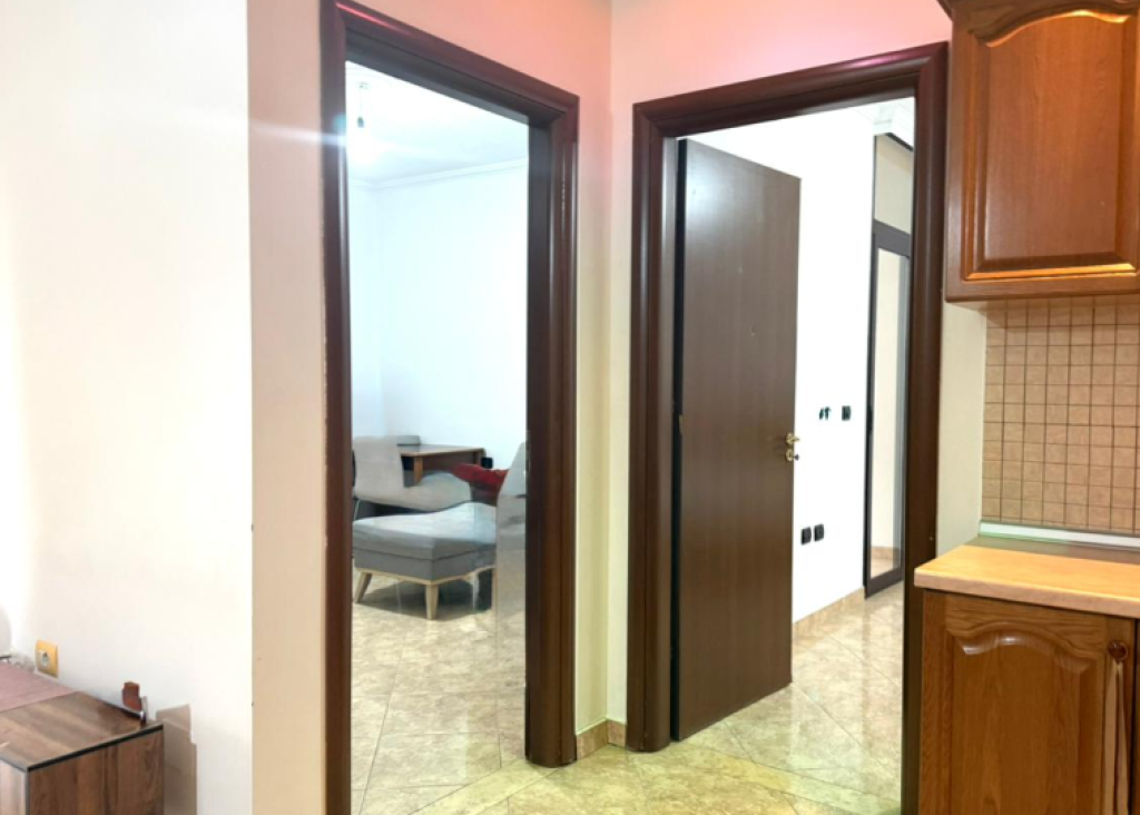 🏢 Jepet me Qira Apartament 2+1+2 – Kompleksi Panorama, pranë Stacionit të Trenit  