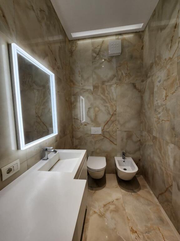 🏡 Vilë Moderne 2-Katëshe 📍Rezidenca Kodra e diellit 1 / Oborr Privat &amp; Parkim 3+1+3wc verandë&amp; oborr || 490.000eu