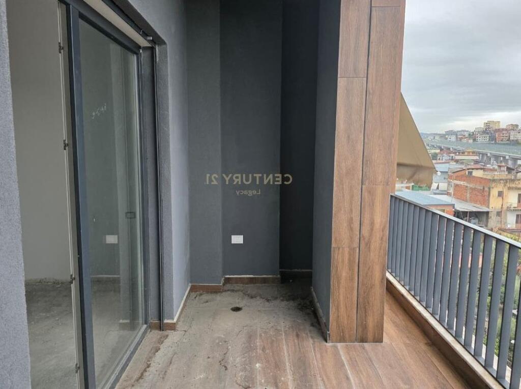Apartament 2+1 në shitje ne Ali Demi.