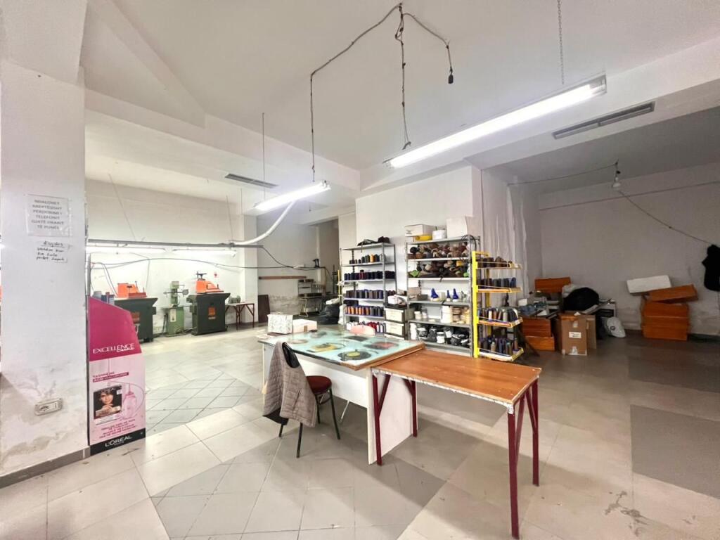 🔥 SHITET AMBIENT KOMERCIAL BUZË RRUGE KRYESORE (📍Tufinë) – OKAZION (1,178€/m2)🔥 ||  290,000€