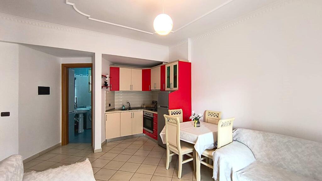 Apartament shume i madhe ne Lungomare