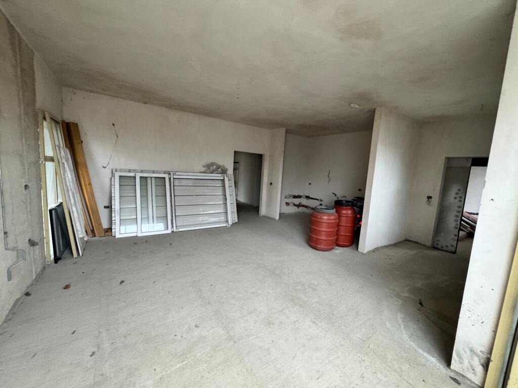 🏡 VENDESI PRIVATA SU DUE PIANI IN VENDITA – KODRA E PRIFTIT