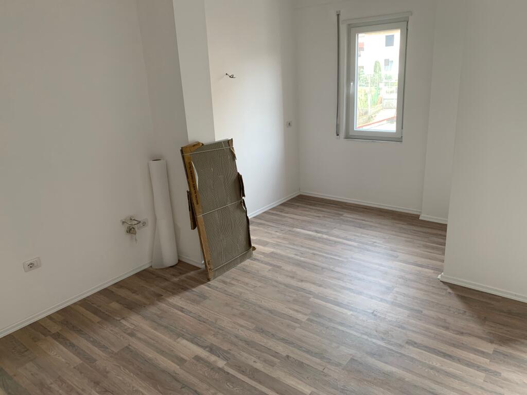 shitet apartamenti 2+1 paskuqan