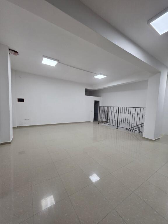 Business premises for rent in Kombinat