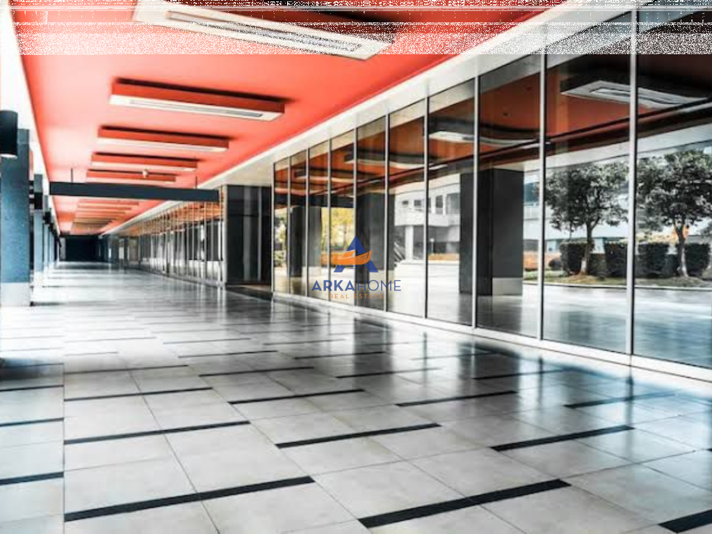 LOCALE COMMERCIALE IN AFFITTO 160M2 "PRESSO IL NUOVO MERCATO" 3500 EURO